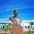 Памятник основателю совхоза Солнечный Б.П. Шаповалову
