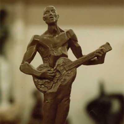 Гитарист  скульптура
