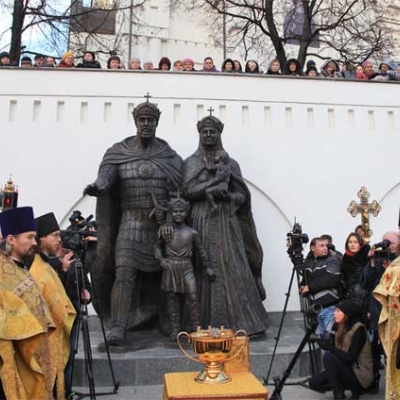 Открытие памятника  Евфросинии и  Великому Князю Московскому Димитрию Донскому